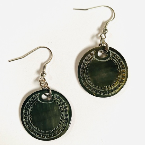 Unique Carved Holes Shell Earrings - Picture 2 of 5